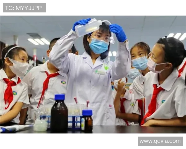 中俄两国教育制度比较：上学方式与学习环境的异同探讨